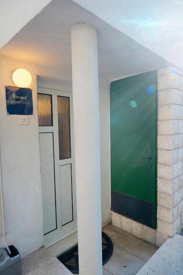 Split Centre Apartment Exterior photo
